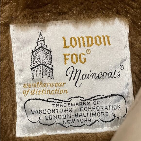 London Fog Classic Tan Trench Coat with Faux Fur Detachable Lining. 42 - Picture 3 of 5